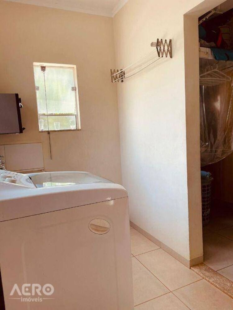 Casa de Condomínio à venda com 3 quartos, 247m² - Foto 12