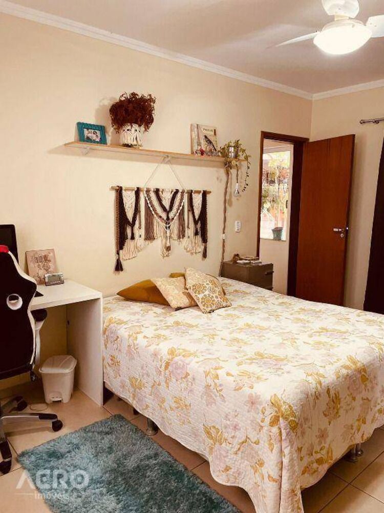 Casa de Condomínio à venda com 3 quartos, 247m² - Foto 29