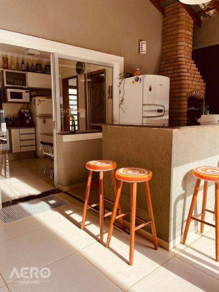 Casa de Condomínio à venda com 3 quartos, 247m² - Foto 15