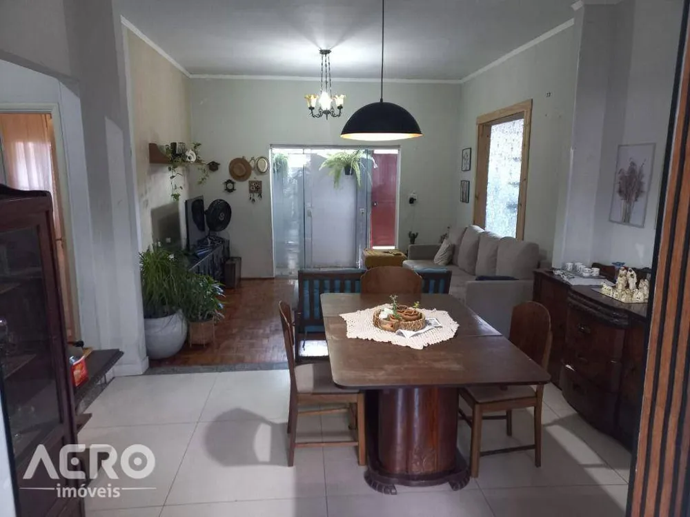Casa, 3 quartos, 124 m² - Foto 1