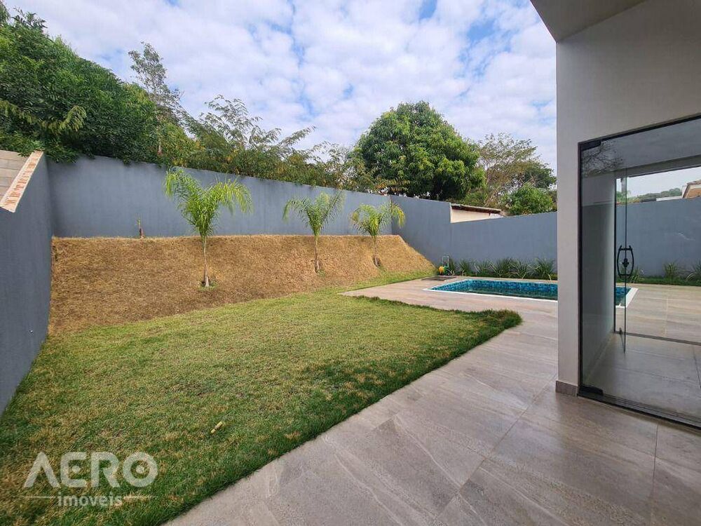Casa de Condomínio à venda com 3 quartos, 210m² - Foto 4