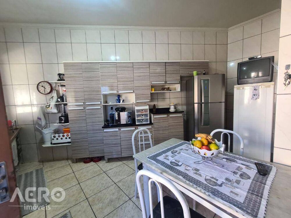 Casa, 3 quartos, 237 m² - Foto 16
