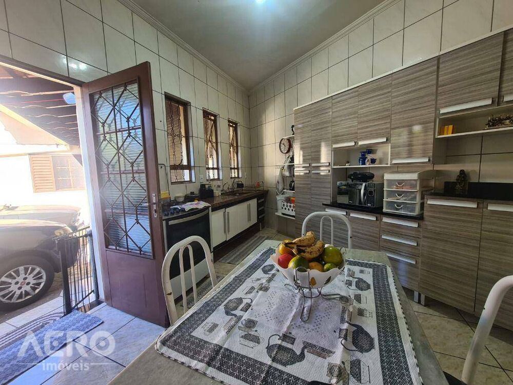 Casa, 3 quartos, 237 m² - Foto 11