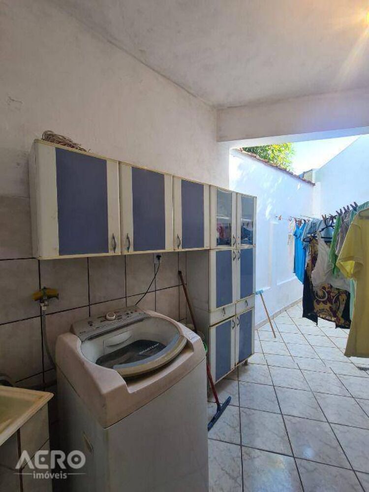 Casa, 3 quartos, 237 m² - Foto 6