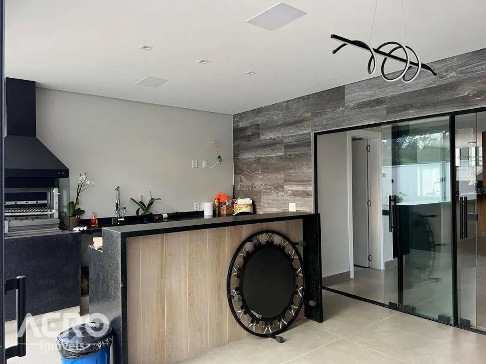 Casa, 5 quartos, 312 m² - Foto 2