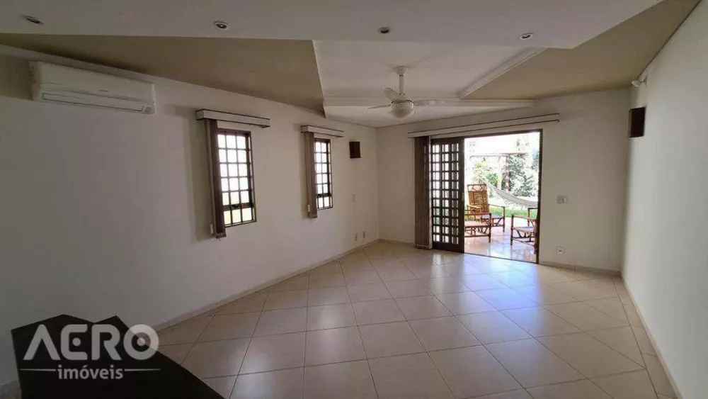 Casa à venda com 3 quartos, 260m² - Foto 3