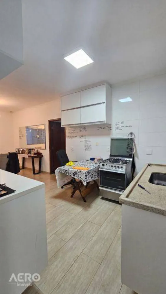 Casa, 3 quartos, 170 m² - Foto 1