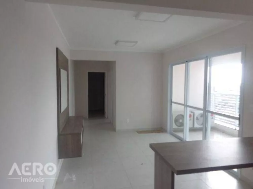 Apartamento à venda com 2 quartos, 70m² - Foto 2