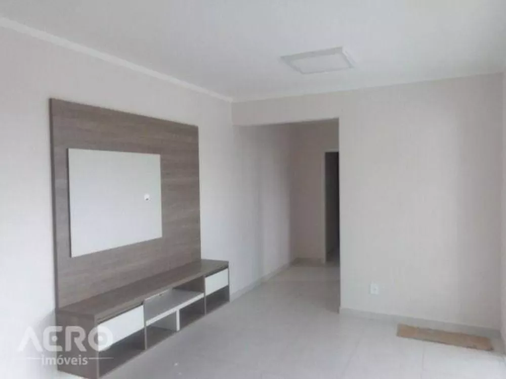 Apartamento à venda com 2 quartos, 70m² - Foto 3