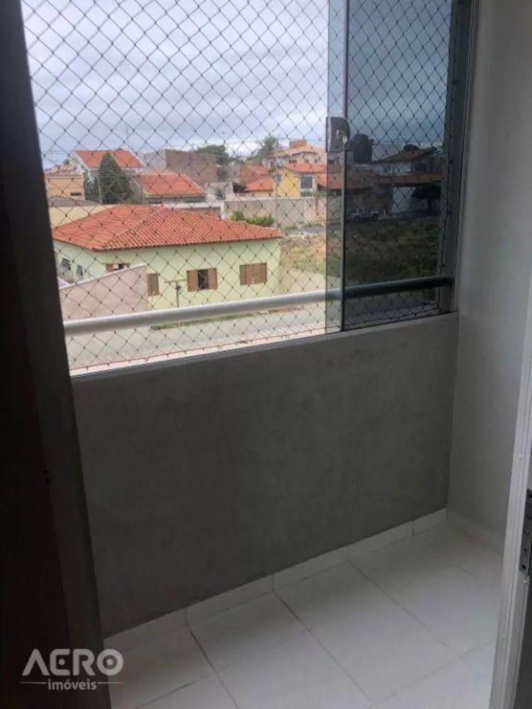 Apartamento à venda com 3 quartos, 82m² - Foto 2