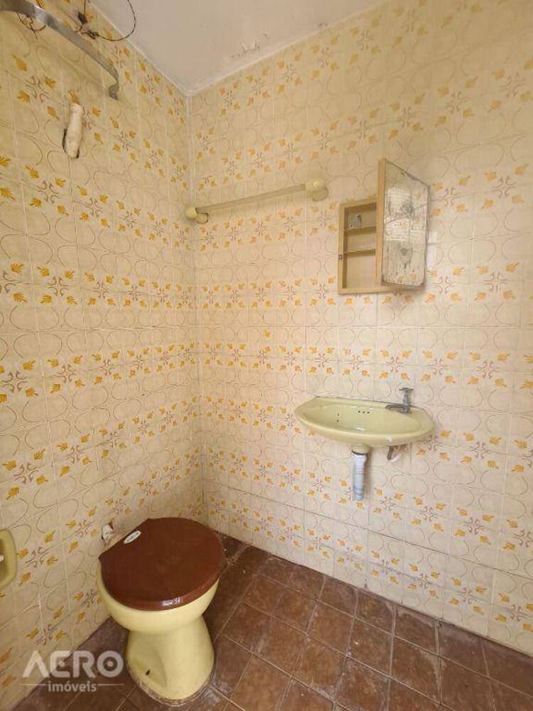 Casa à venda e aluguel com 3 quartos, 300m² - Foto 5