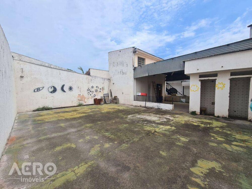 Casa à venda e aluguel com 3 quartos, 300m² - Foto 7