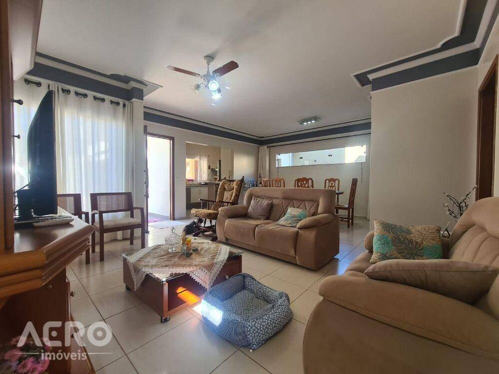 Casa à venda com 3 quartos, 310m² - Foto 12
