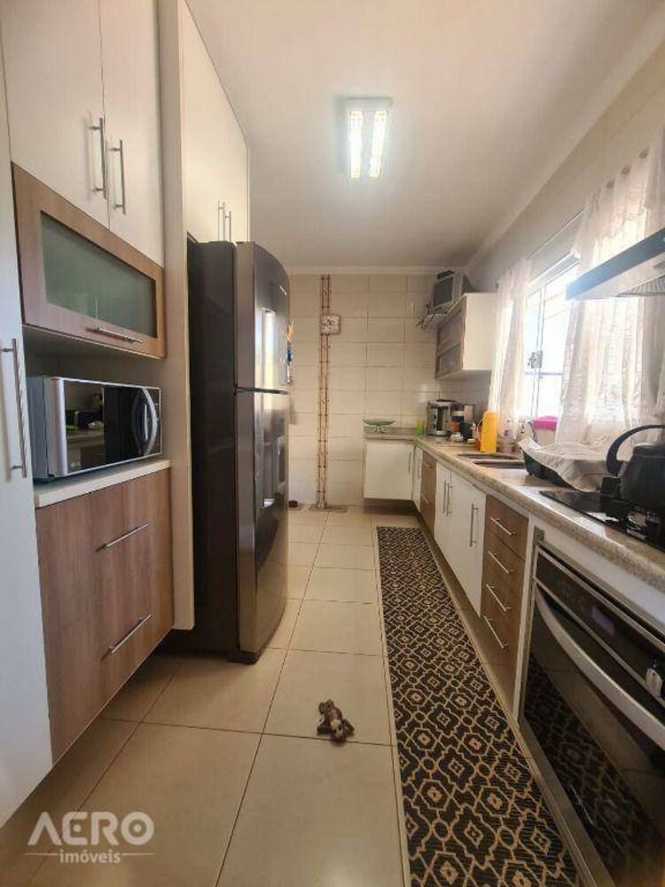 Casa à venda com 3 quartos, 310m² - Foto 23