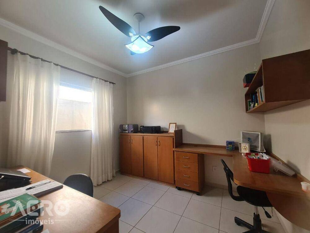 Casa à venda com 3 quartos, 310m² - Foto 17