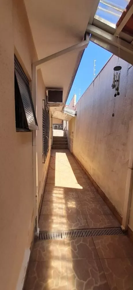 Casa à venda com 3 quartos, 241m² - Foto 8