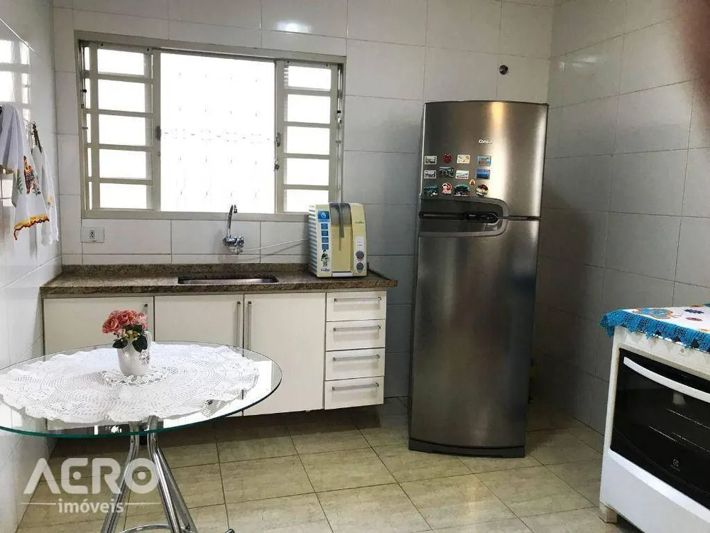 Casa, 3 quartos, 230 m² - Foto 9