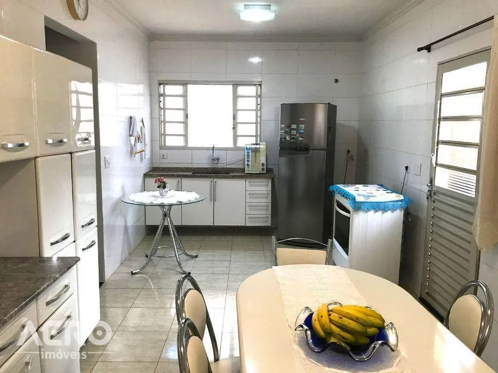 Casa, 3 quartos, 230 m² - Foto 7
