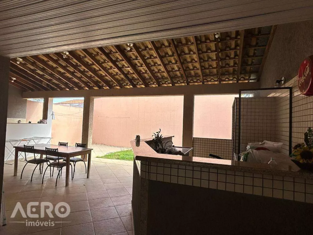 Casa de Condomínio à venda com 3 quartos, 191m² - Foto 4