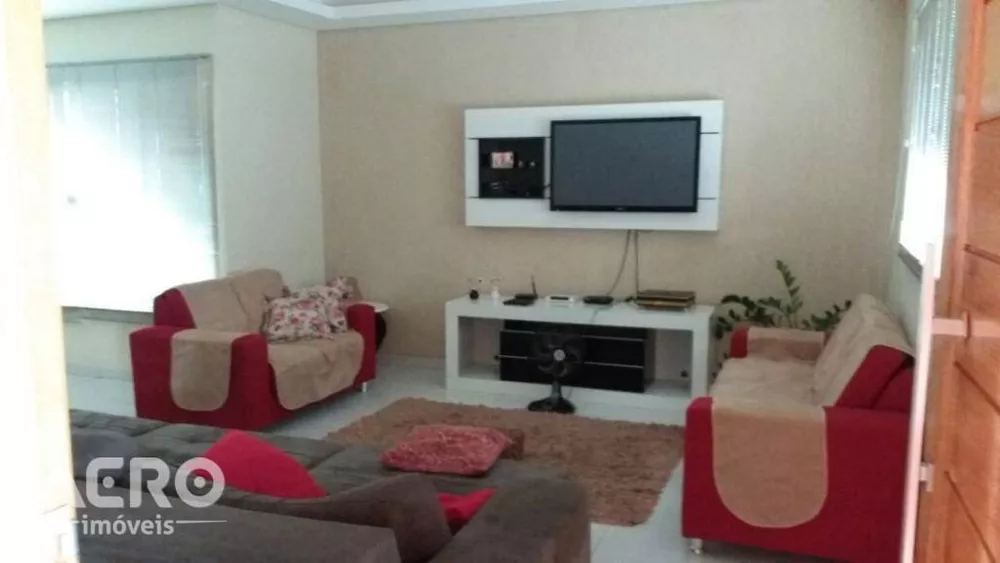 Casa de Condomínio à venda com 3 quartos, 200m² - Foto 2