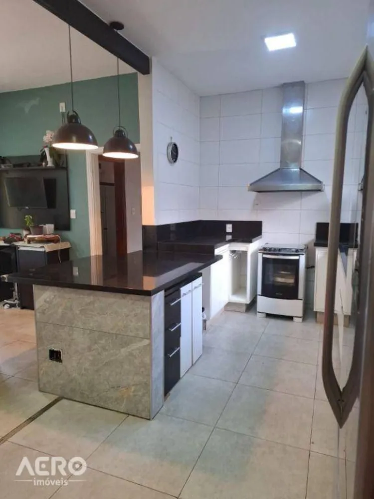 Casa, 4 quartos, 600 m² - Foto 3