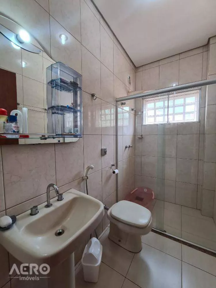 Casa à venda com 4 quartos, 215m² - Foto 7