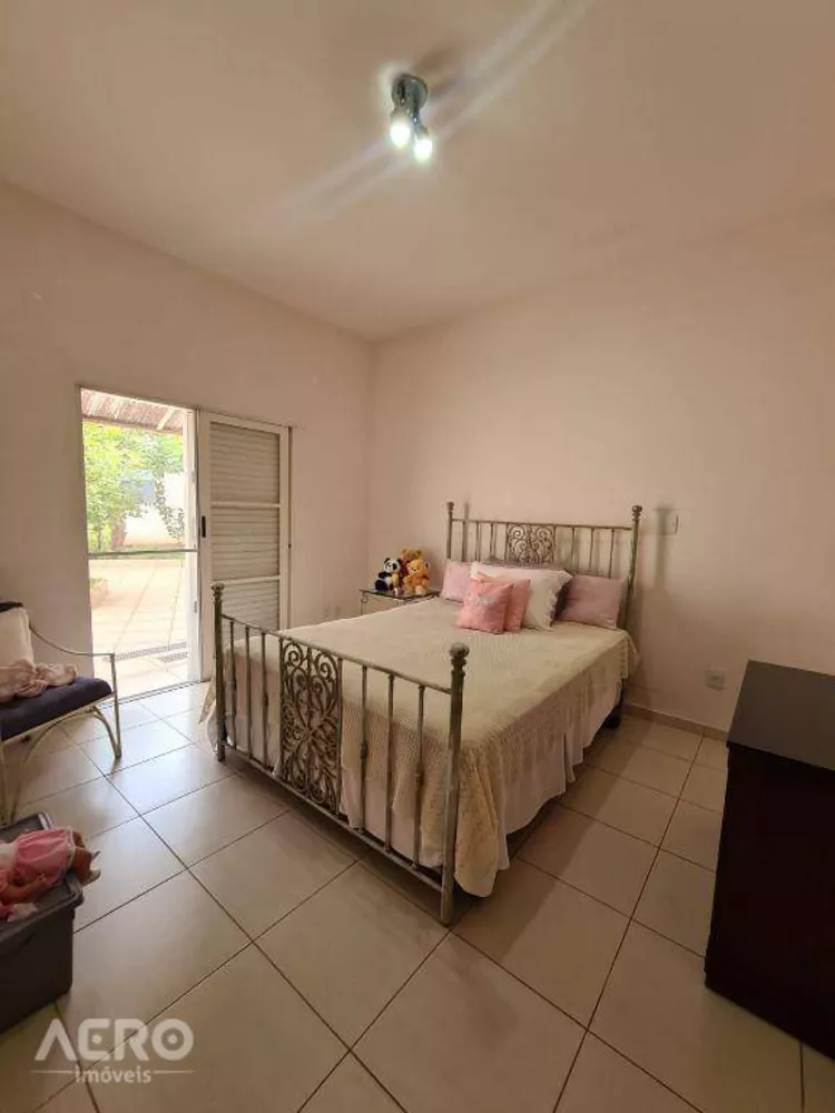 Casa à venda com 4 quartos, 215m² - Foto 6