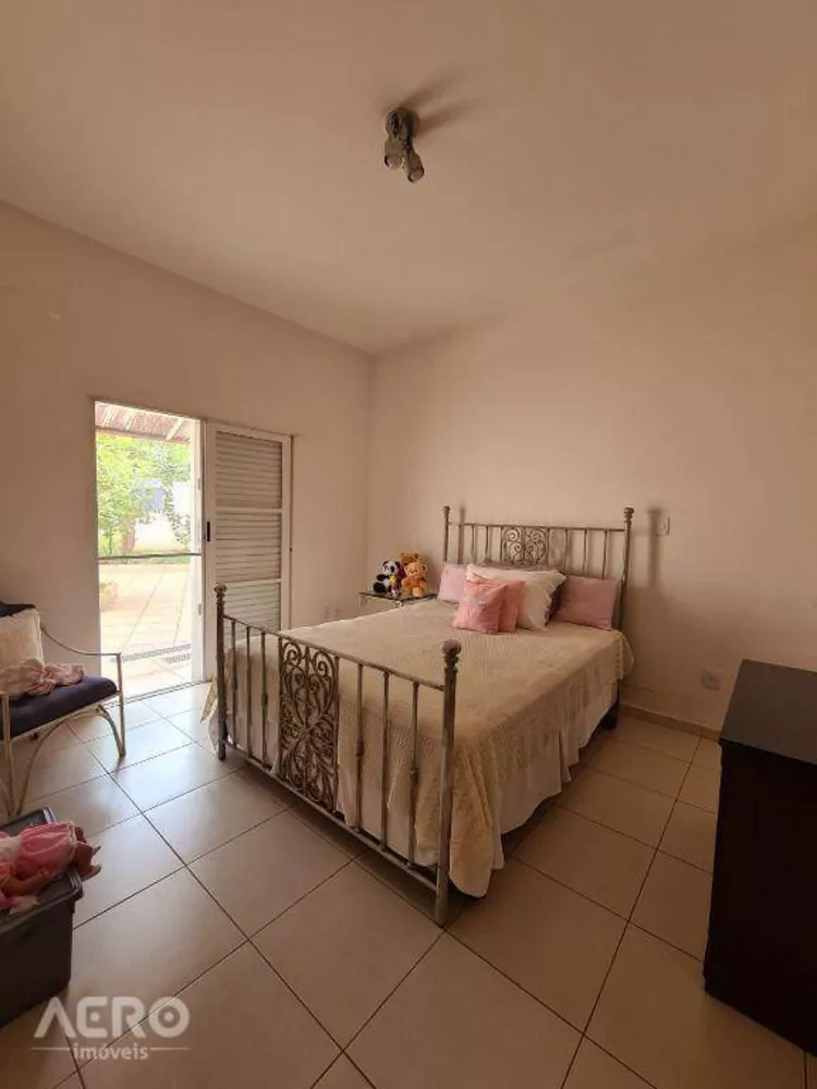 Casa à venda com 4 quartos, 215m² - Foto 9