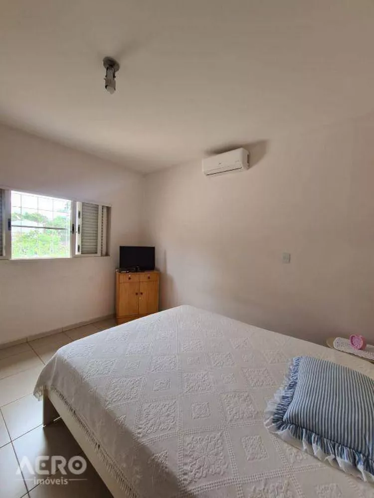 Casa à venda com 4 quartos, 215m² - Foto 11