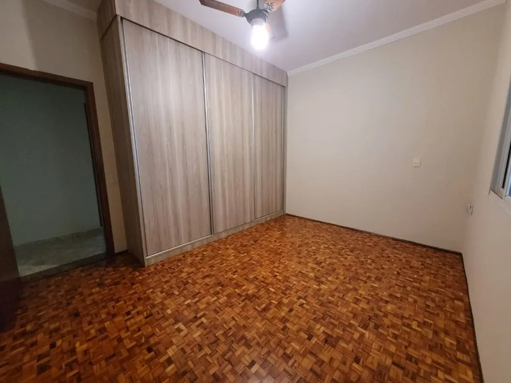 Casa, 3 quartos, 244 m² - Foto 3