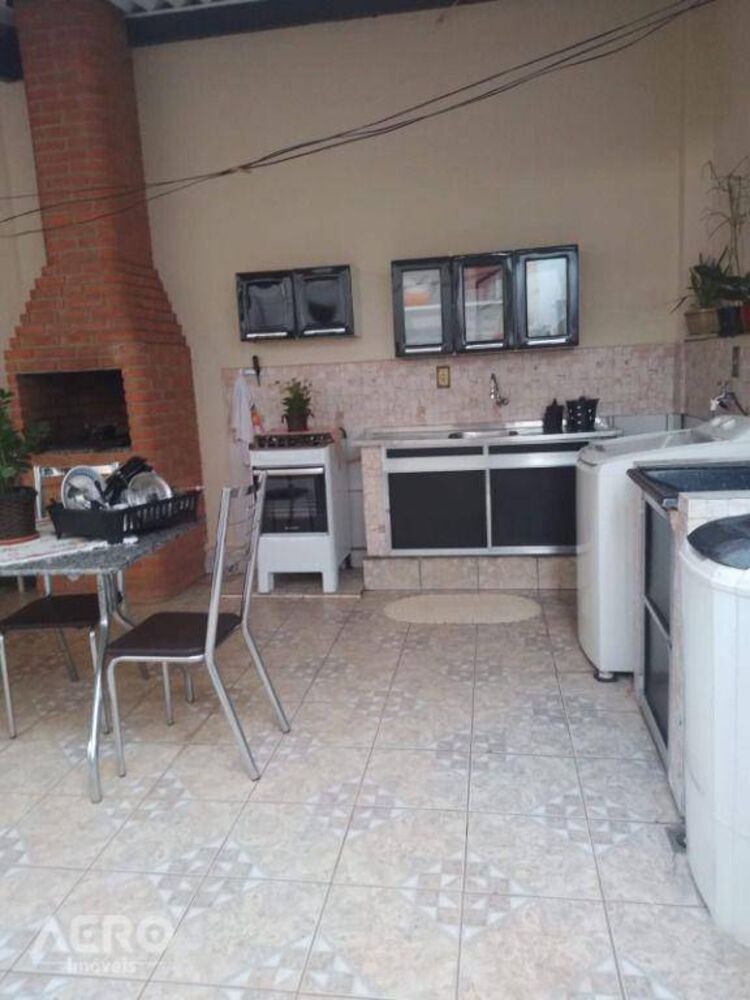 Casa, 2 quartos, 167 m² - Foto 1