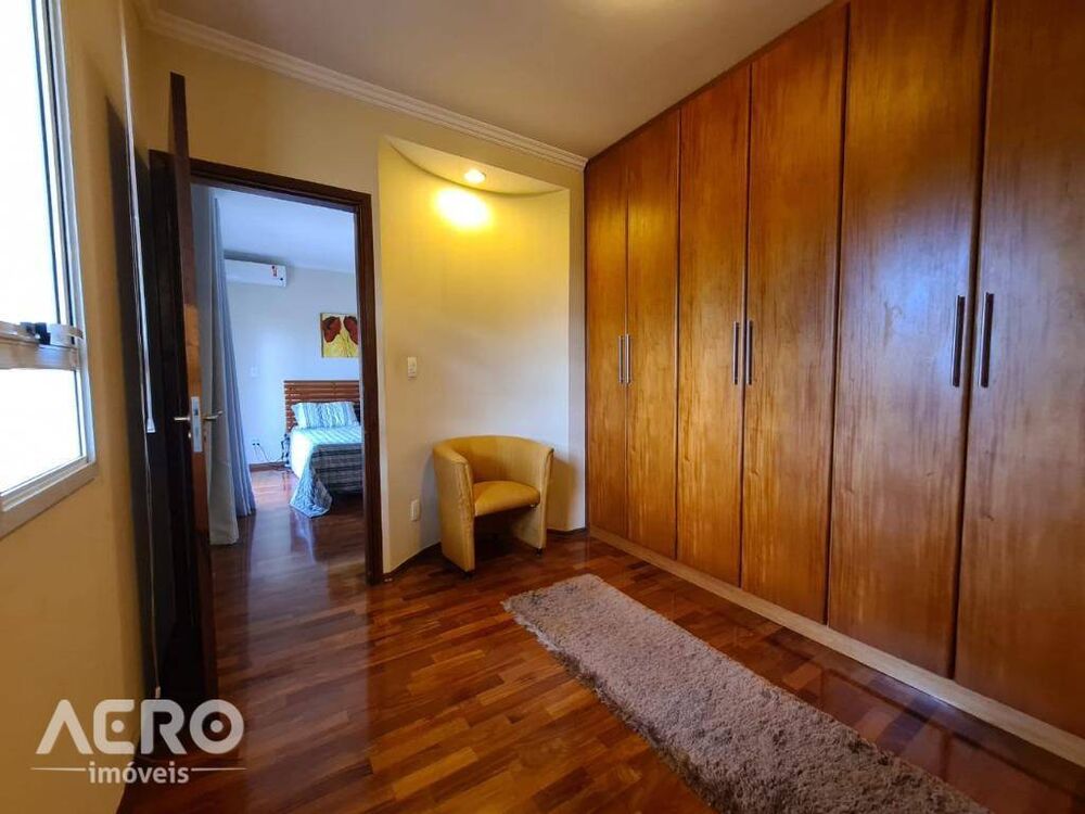 Casa, 3 quartos, 275 m² - Foto 16