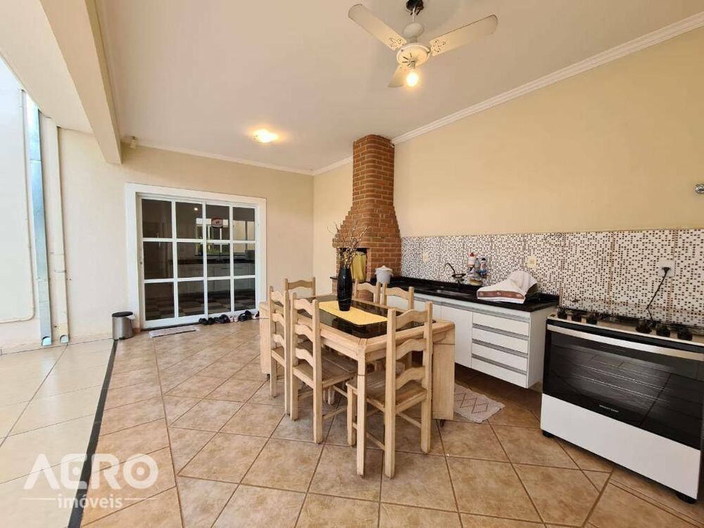 Casa, 3 quartos, 275 m² - Foto 51