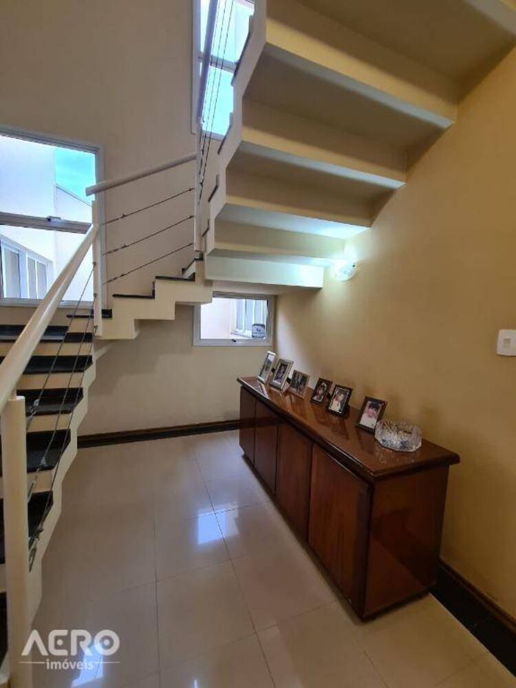 Casa, 3 quartos, 275 m² - Foto 24