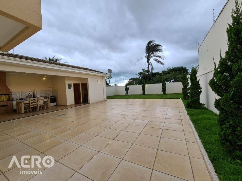 Casa, 3 quartos, 275 m² - Foto 1