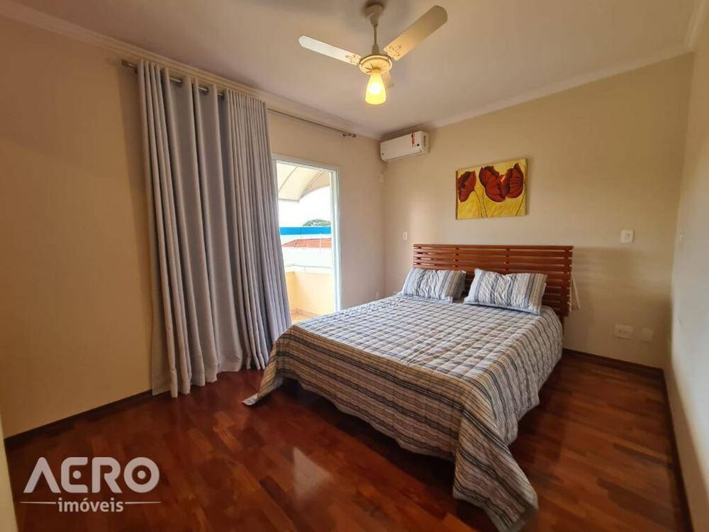 Casa, 3 quartos, 275 m² - Foto 32