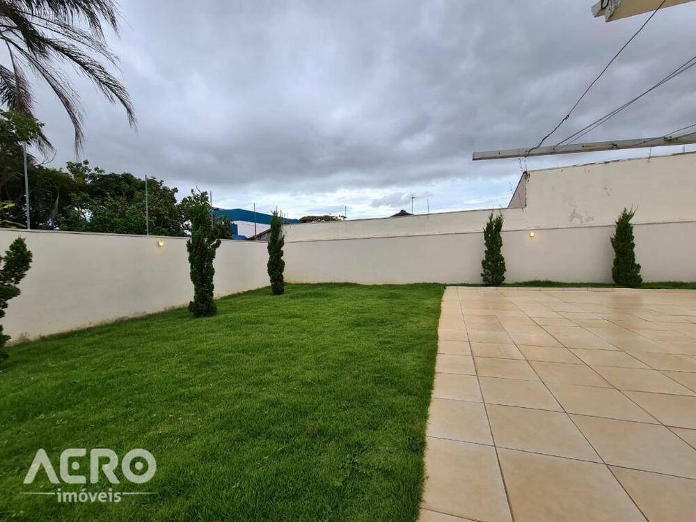 Casa, 3 quartos, 275 m² - Foto 2