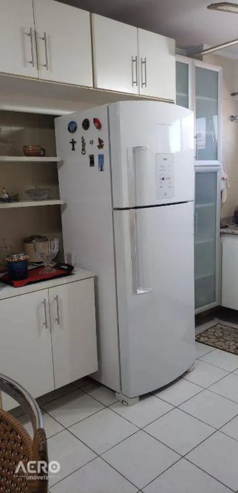 Apartamento, 3 quartos, 140 m² - Foto 2