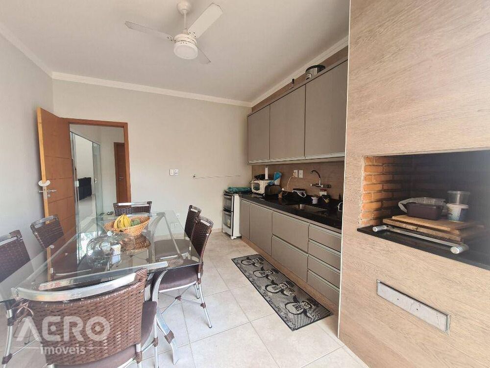 Casa de Condomínio à venda com 3 quartos, 220m² - Foto 4