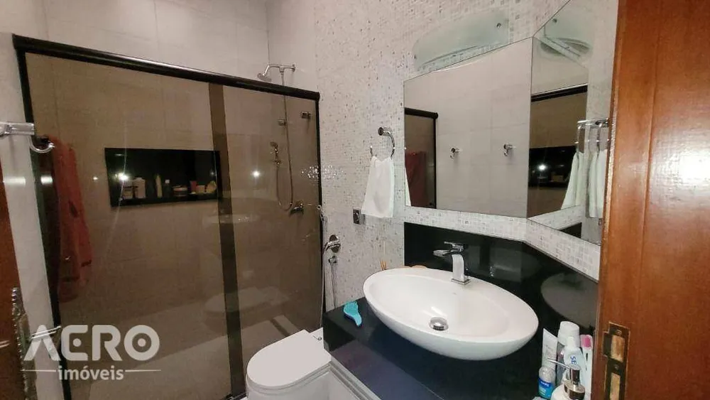 Casa, 4 quartos, 211 m² - Foto 2