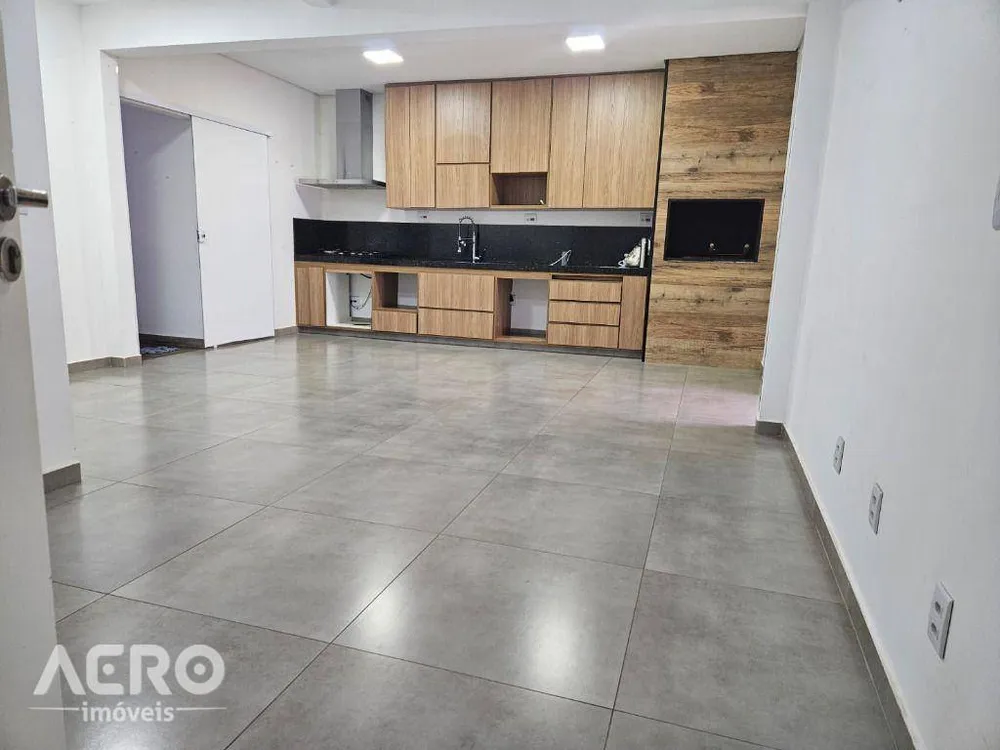 Casa, 3 quartos, 190 m² - Foto 1