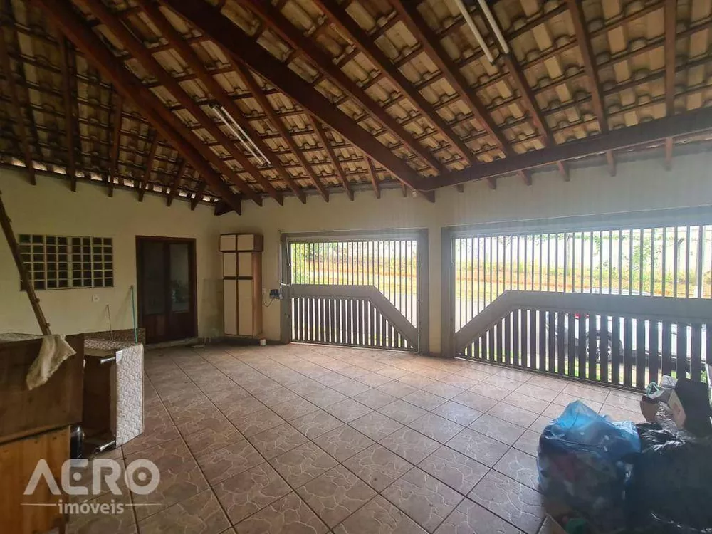 Casa de Condomínio à venda com 3 quartos, 210m² - Foto 3