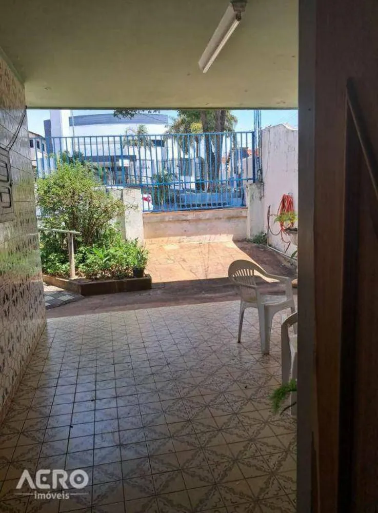 Casa, 3 quartos, 250 m² - Foto 1