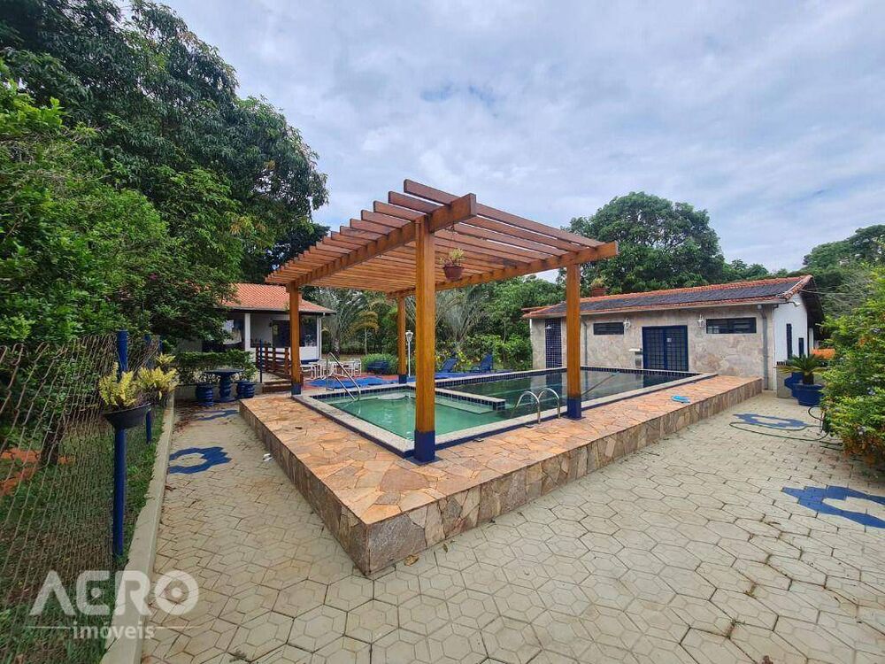 Chácara, 4 quartos, 5000 m² - Foto 1