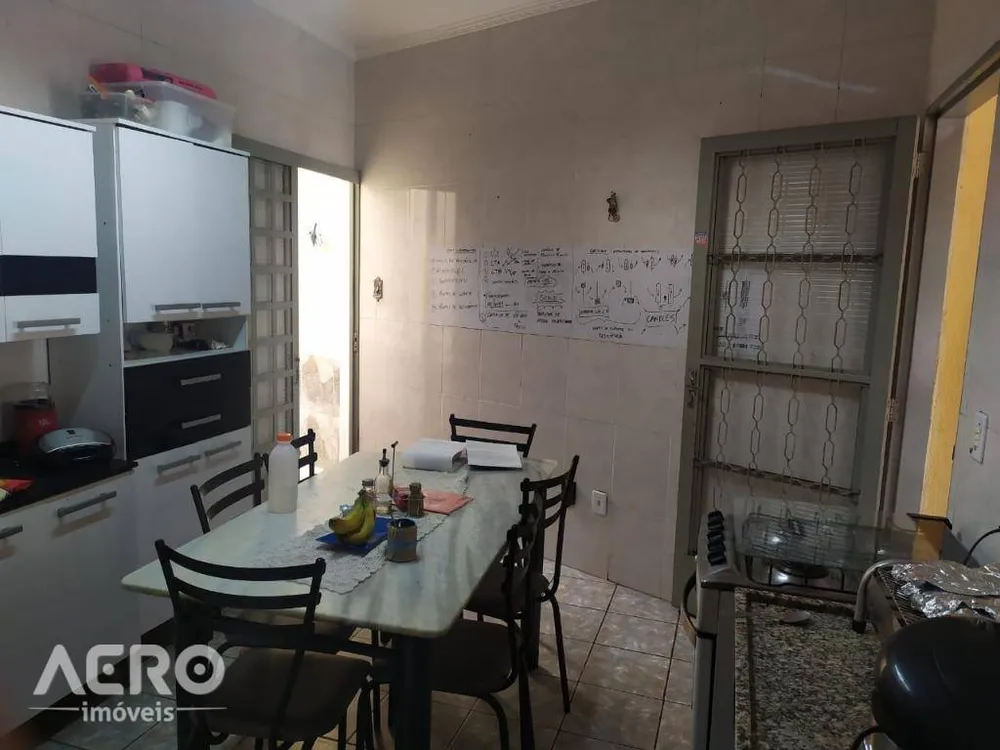 Casa, 3 quartos, 196 m² - Foto 4
