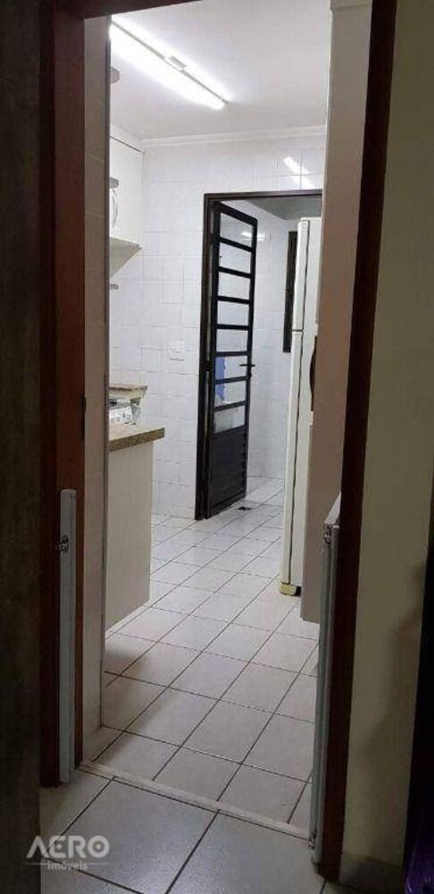 Apartamento à venda com 3 quartos, 81m² - Foto 3
