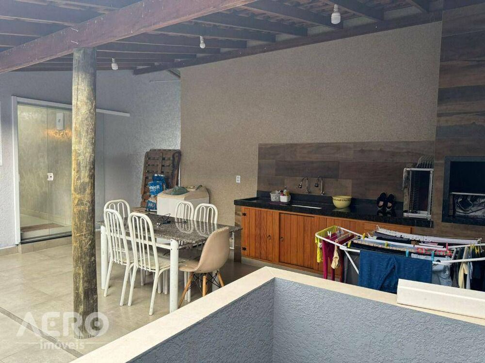 Casa, 2 quartos, 200 m² - Foto 1