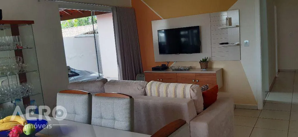 Casa, 3 quartos, 135 m² - Foto 2