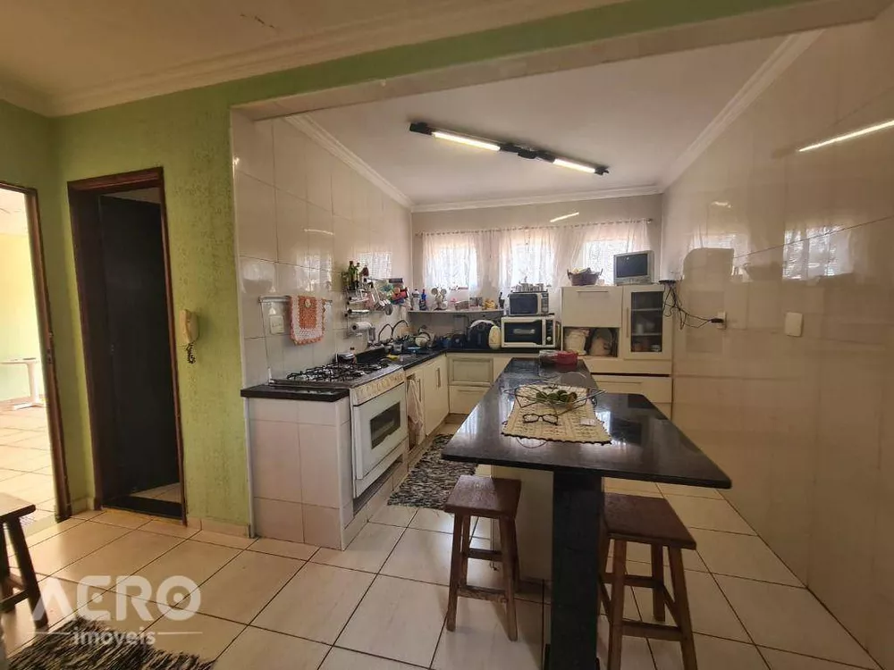 Casa à venda com 3 quartos, 341m² - Foto 4