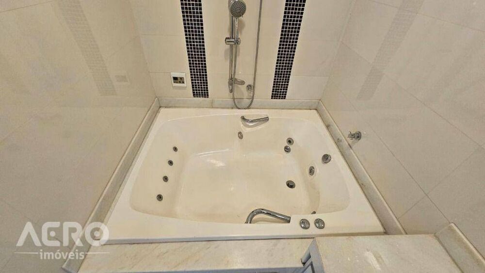 Apartamento para alugar com 3 quartos, 150m² - Foto 28